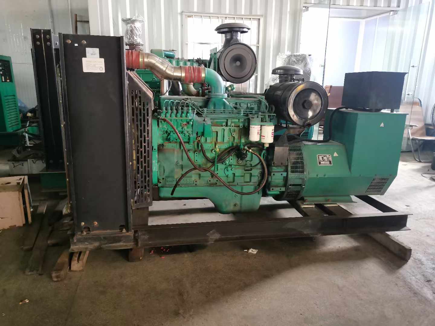 隆安发电机租赁如何确定电缆的承载电流是否在安全范围内？