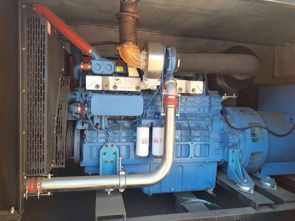 隆安柴油发电机组一般有几种电压输出？