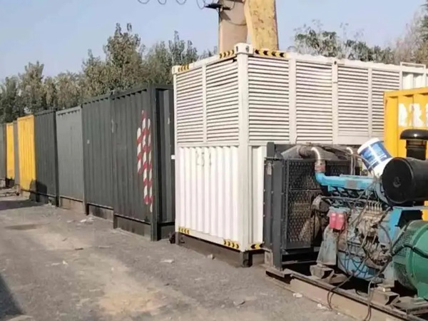 隆安200KW柴油发电机机组每小时油耗是多少？